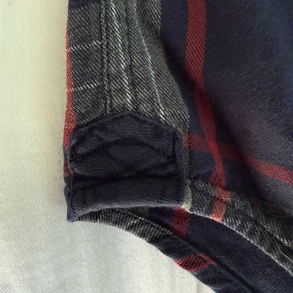 Banana Republic Men’s Plaid Lightweight Flannel Shirt L Navy Red